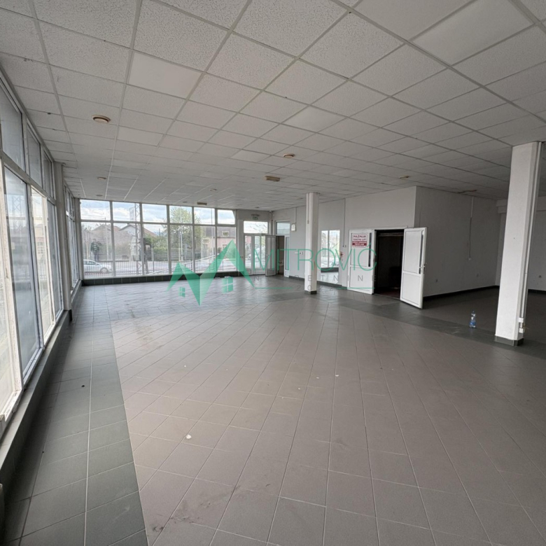 Lokal Prodaja Novi Sad  1044 m2