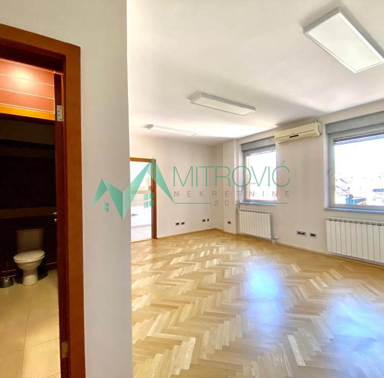 Lokal Prodaja Novi Sad  162 m2