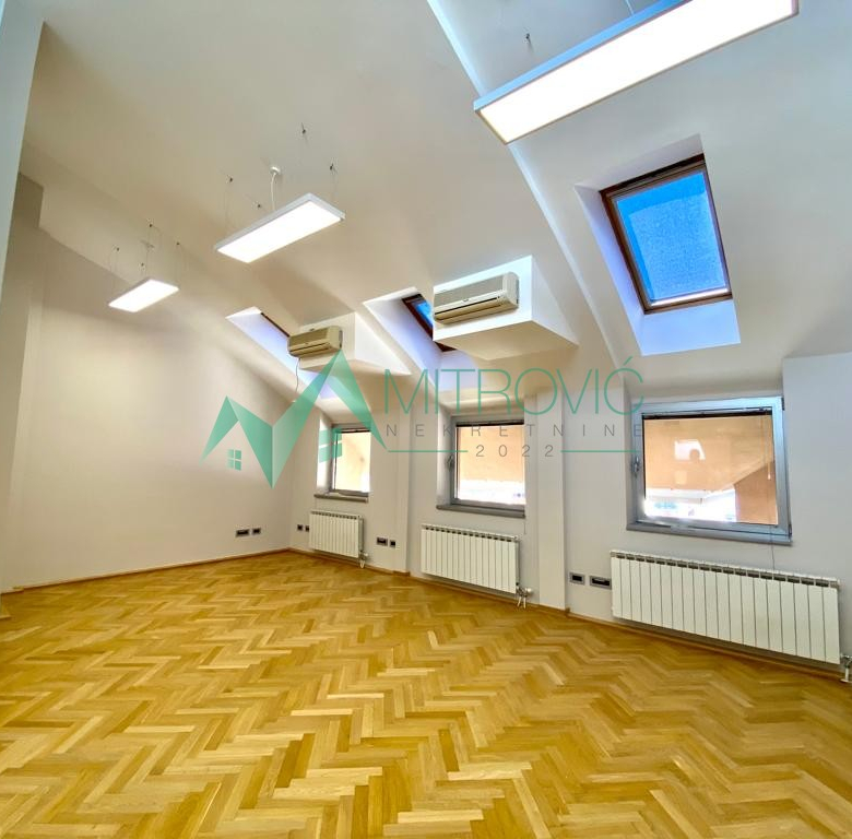 Lokal Prodaja Novi Sad  162 m2