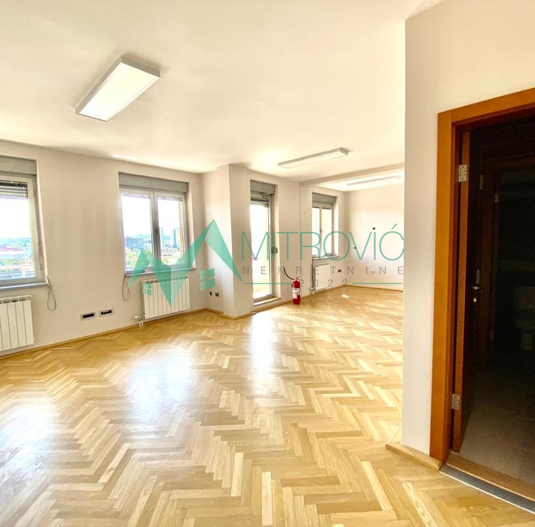 Lokal Prodaja Novi Sad  162 m2