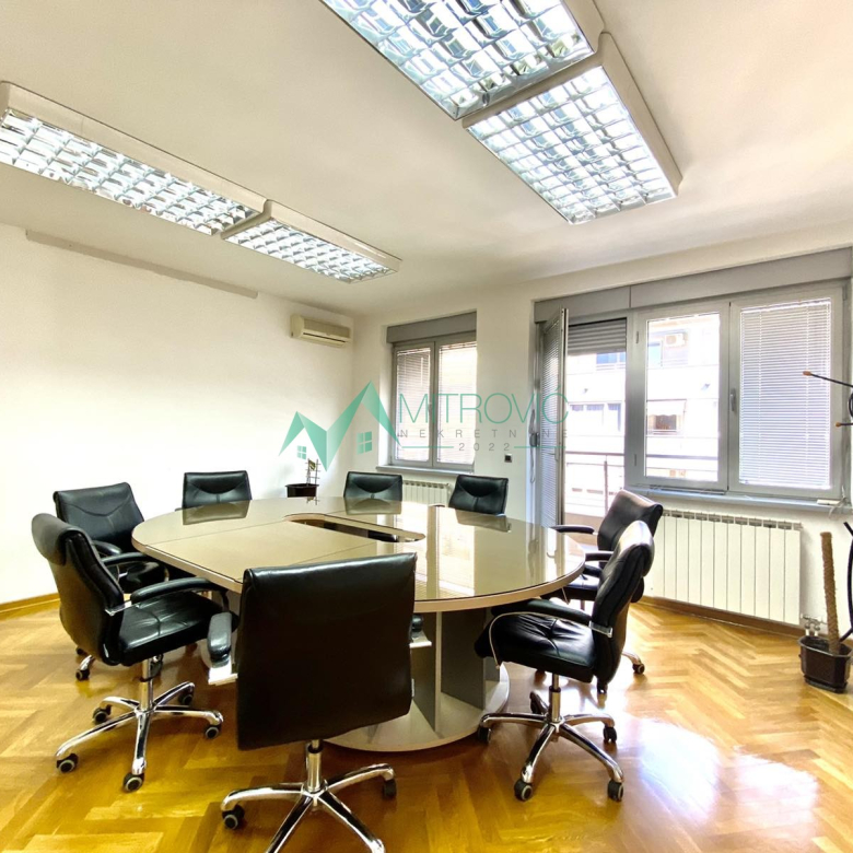 Lokal Prodaja Novi Sad  117 m2
