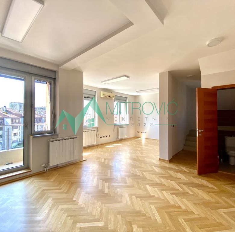 Lokal Prodaja Novi Sad  182 m2