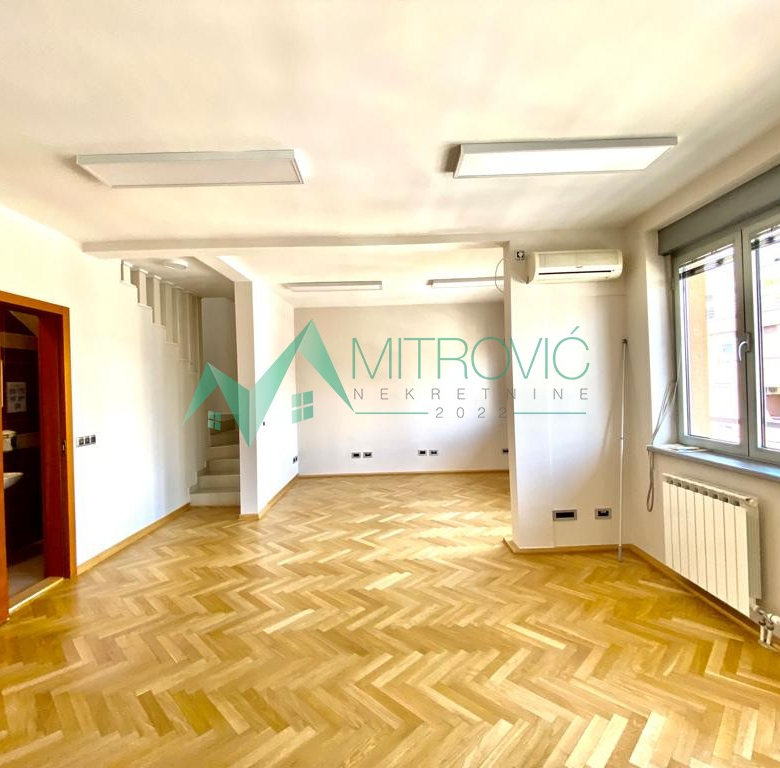 Lokal Prodaja Novi Sad  182 m2