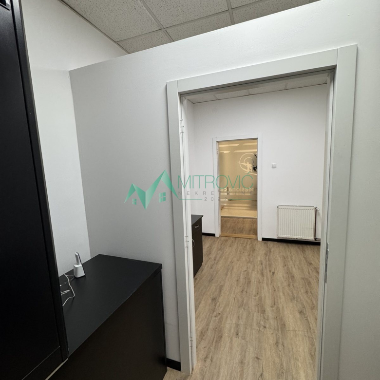 Lokal Prodaja Novi Sad  500 m2