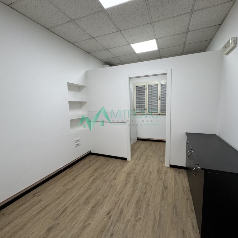 Lokal Prodaja Novi Sad  500 m2