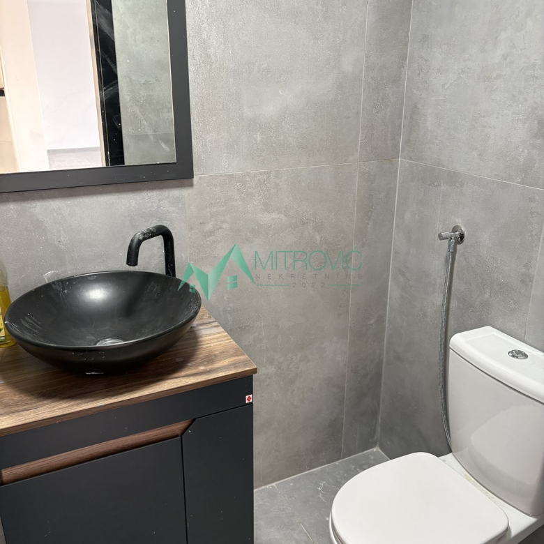 Lokal Prodaja Novi Sad  350 m2