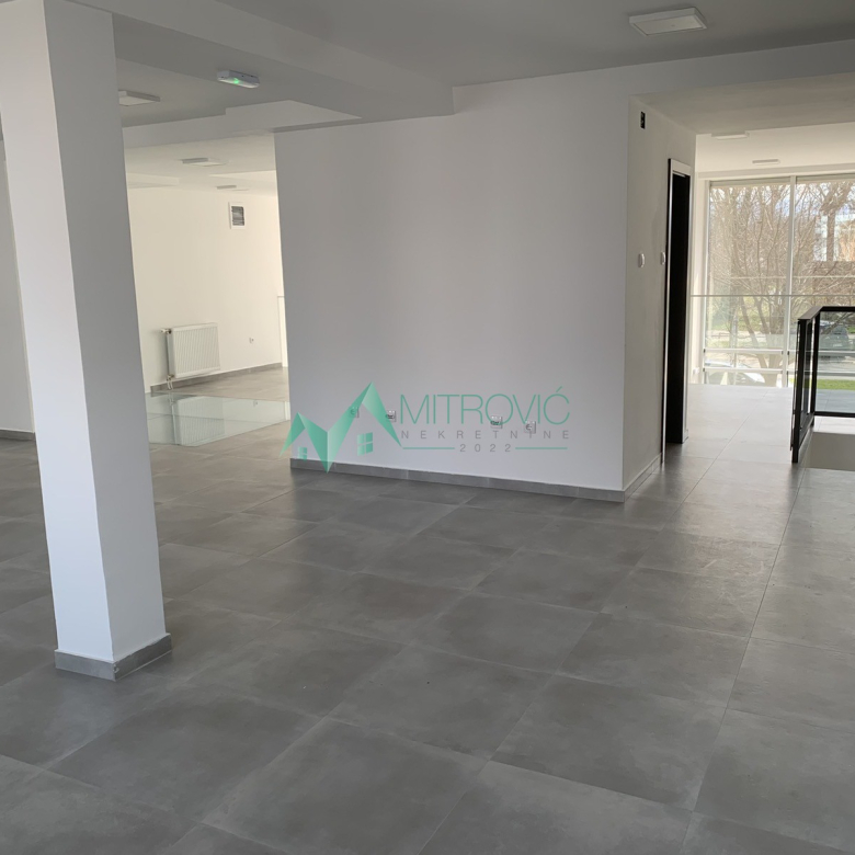 Lokal Prodaja Novi Sad  182 m2