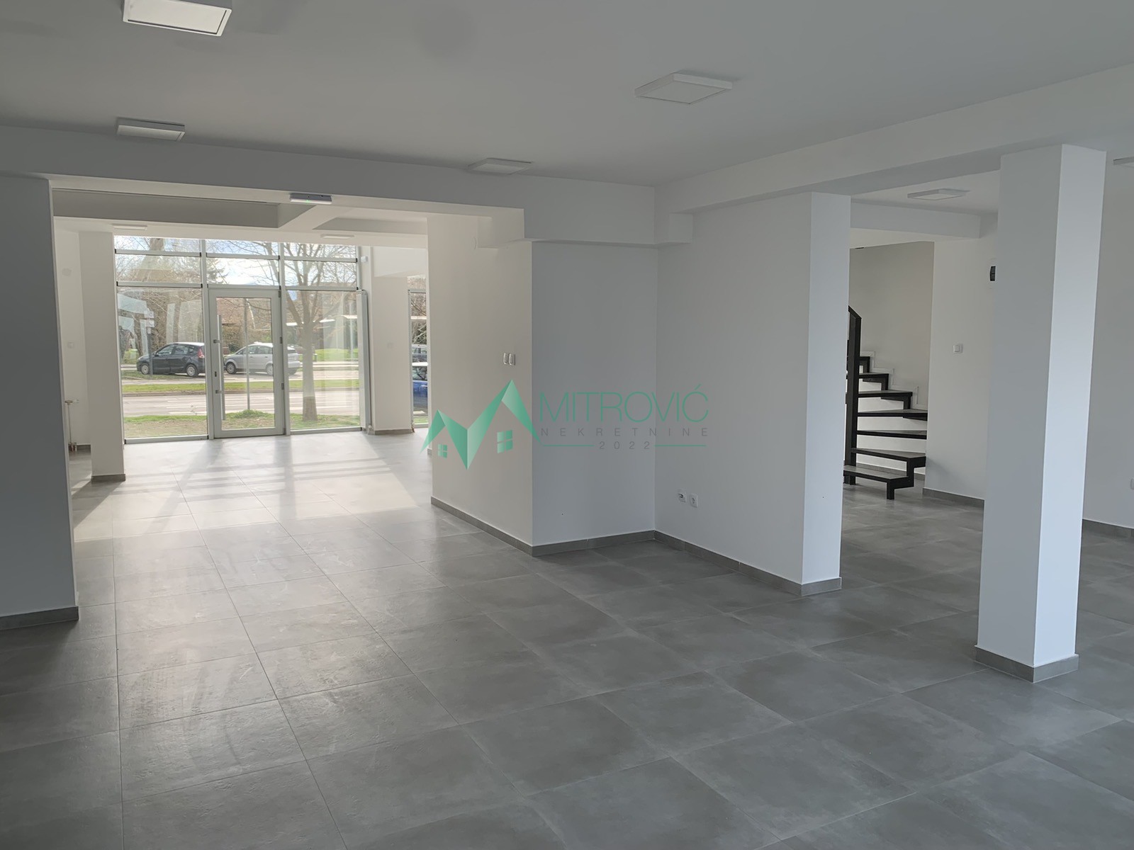 Lokal Prodaja Novi Sad  182 m2