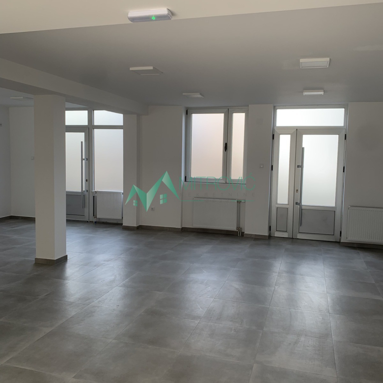 Lokal Prodaja Novi Sad  182 m2