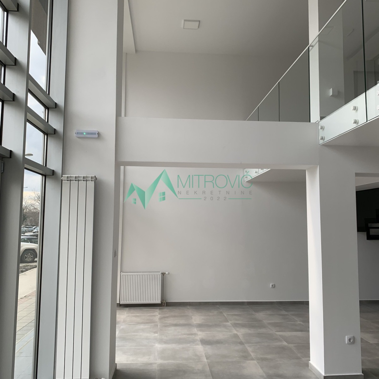 Lokal Prodaja Novi Sad  182 m2