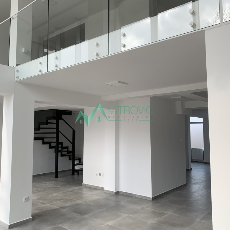 Lokal Prodaja Novi Sad  182 m2