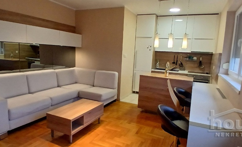 Stan Izdavanje Novi Sad  42 m2