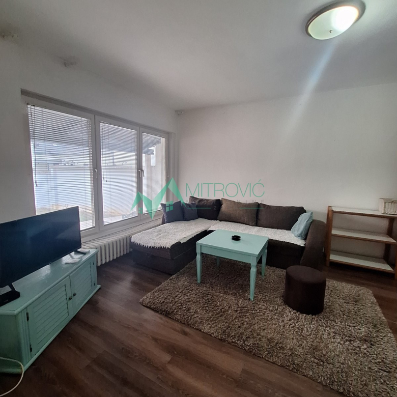 Stan Prodaja Veternik  60 m2