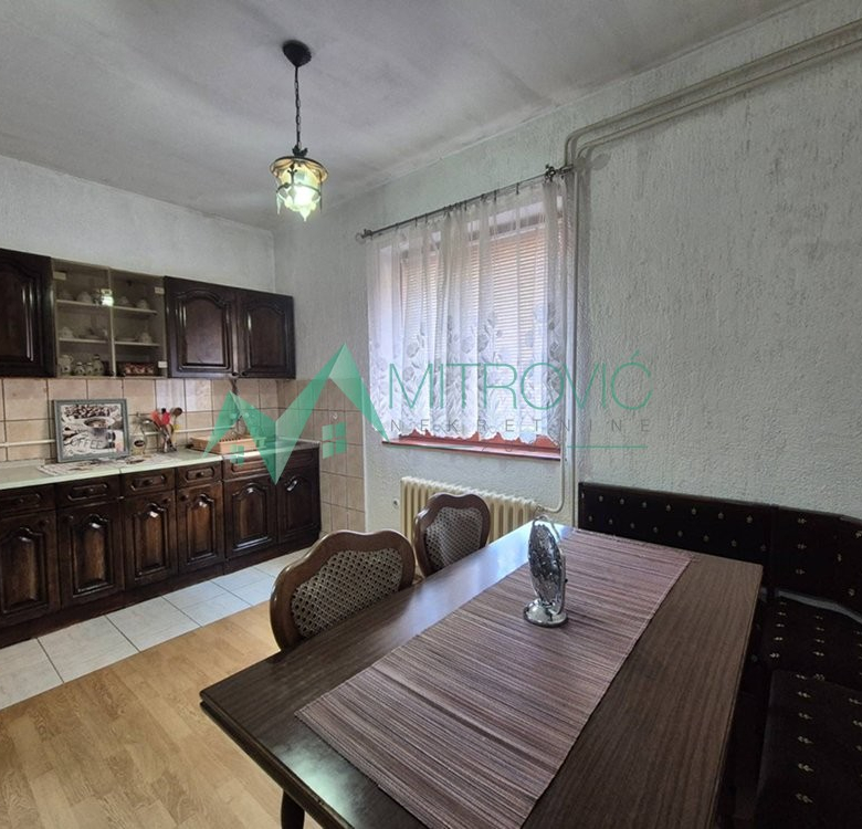 Kuća Prodaja Čerević  214 m2