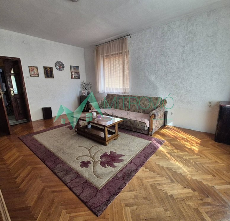 Kuća Prodaja Čerević  214 m2