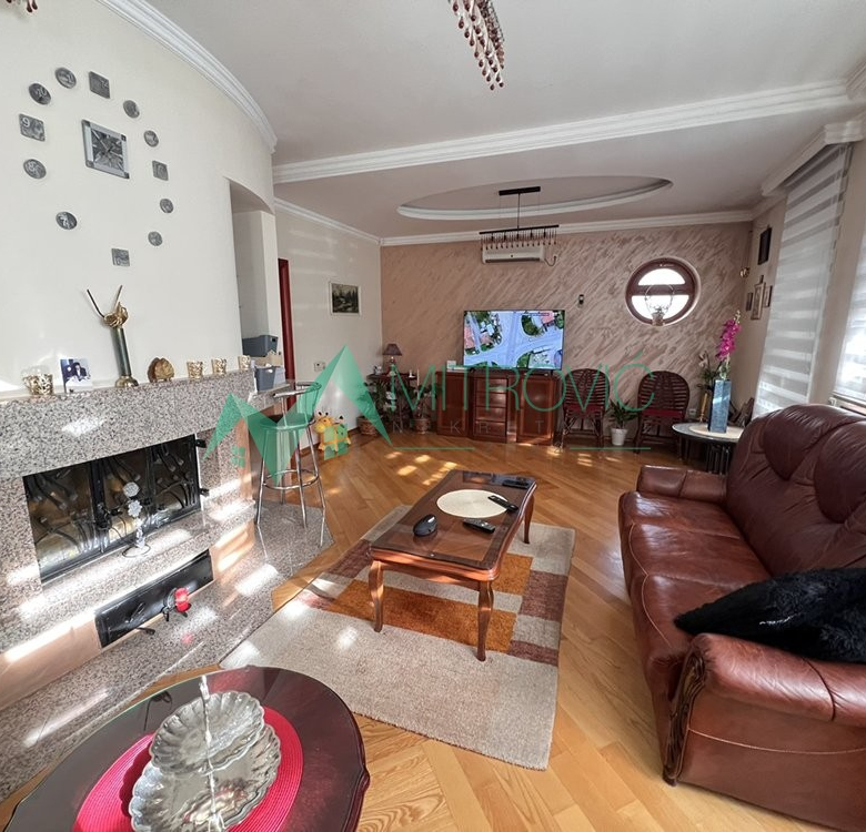 Kuća Prodaja Novi Sad  299 m2