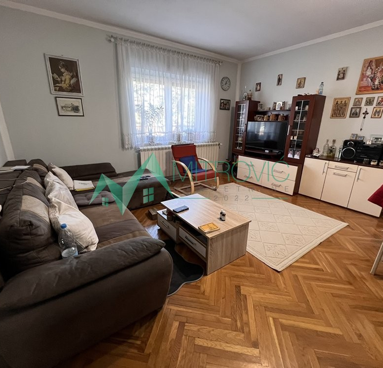 Novi Sad, Telep-Adice – Spratna kuća odlična za porodice.