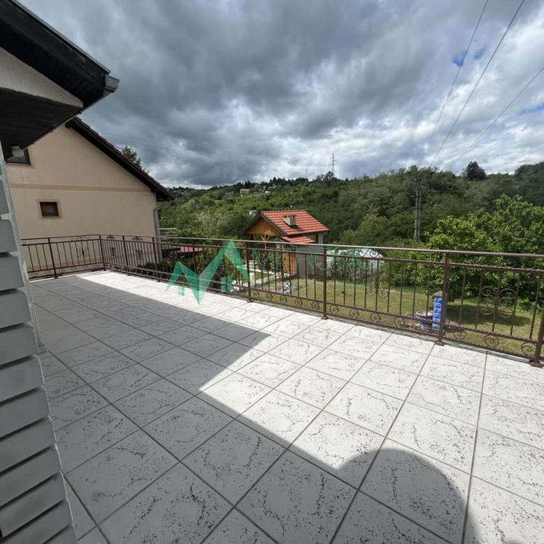 Kuća Prodaja Sremska Kamenica  120 m2
