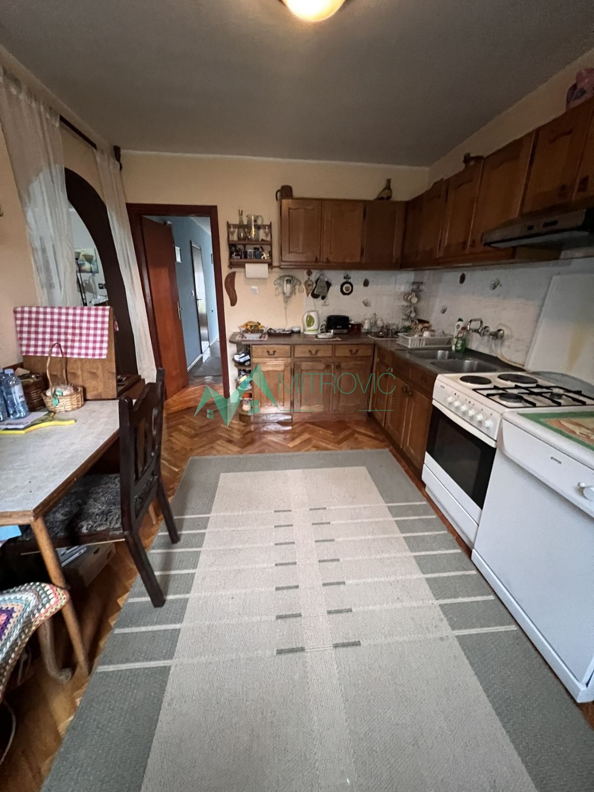 Kuća Prodaja Sremska Kamenica  276 m2