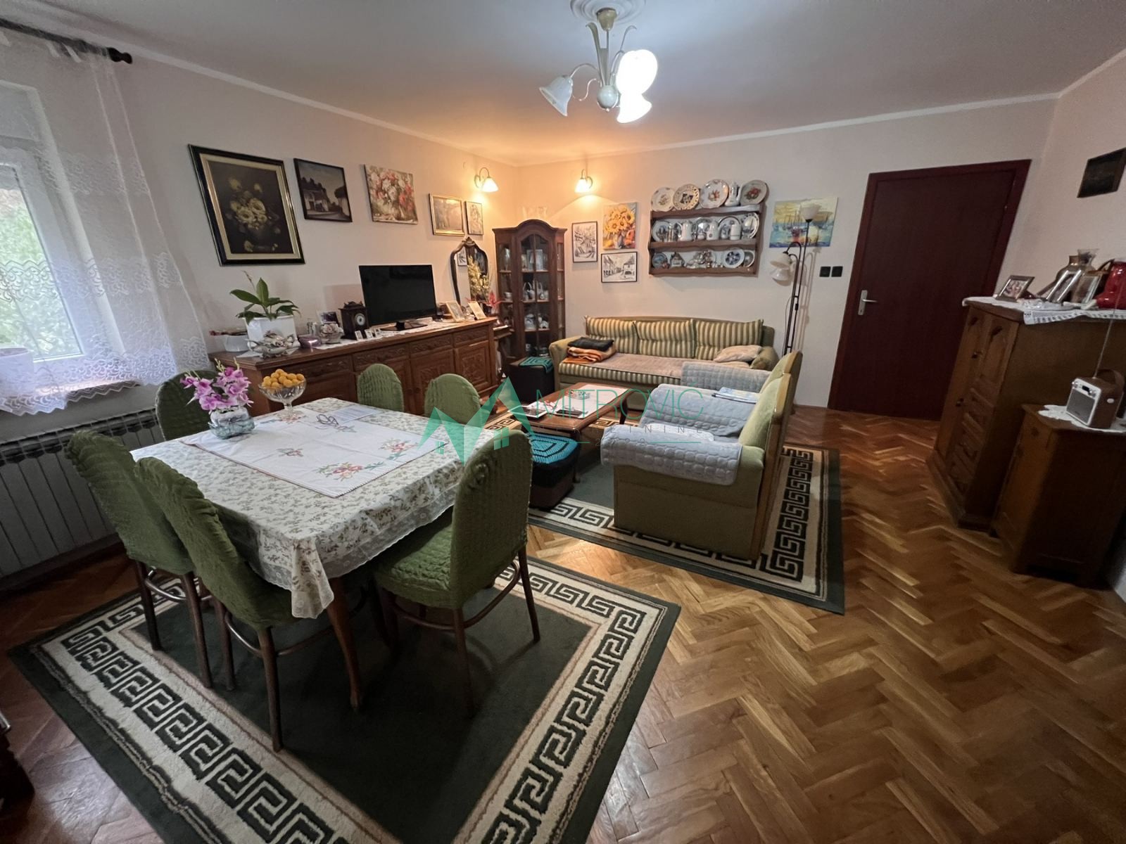 Kuća Prodaja Sremska Kamenica  276 m2