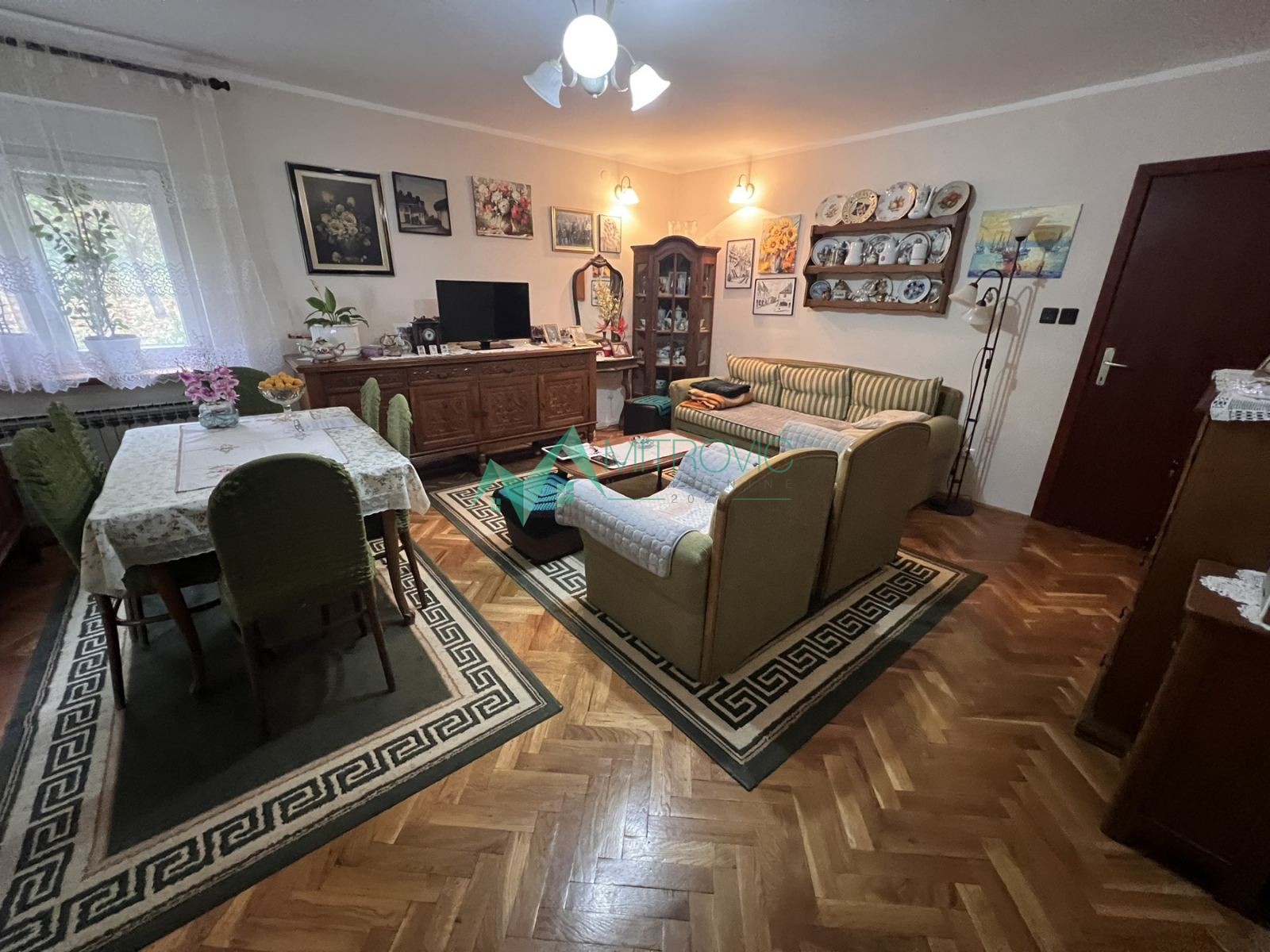 Kuća Prodaja Sremska Kamenica  276 m2