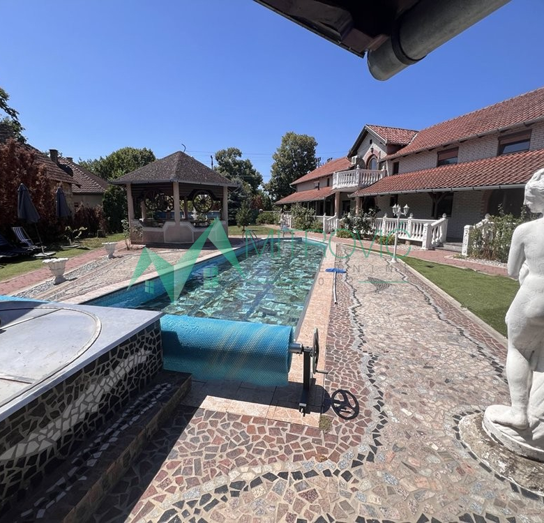 Kuća Prodaja Zmajevo  500 m2
