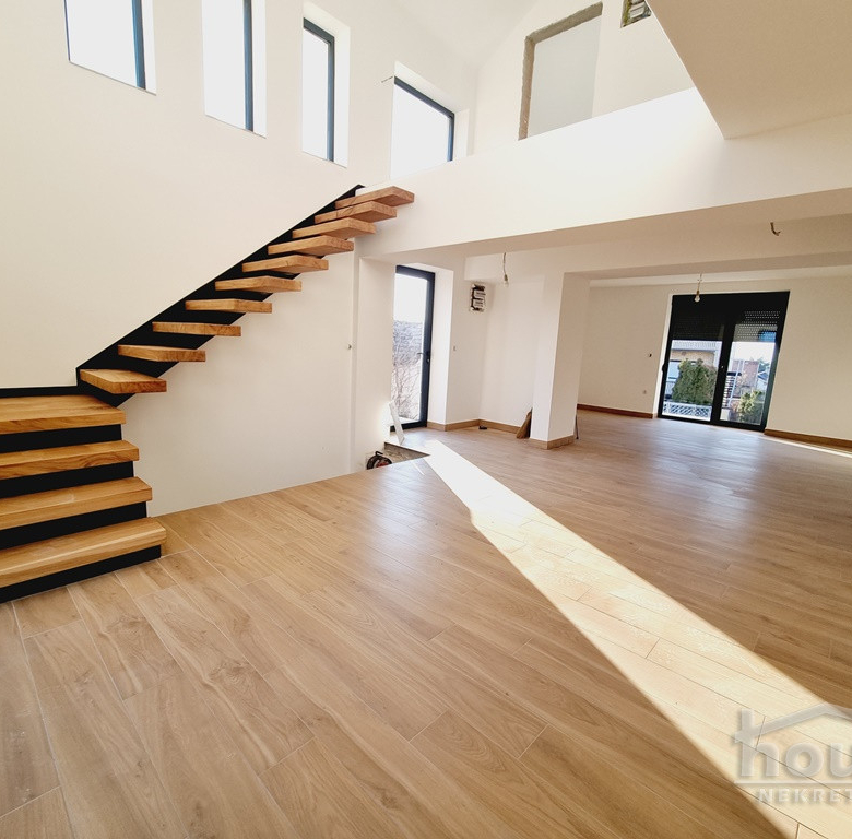 Kuća Prodaja Novi Sad  271 m2