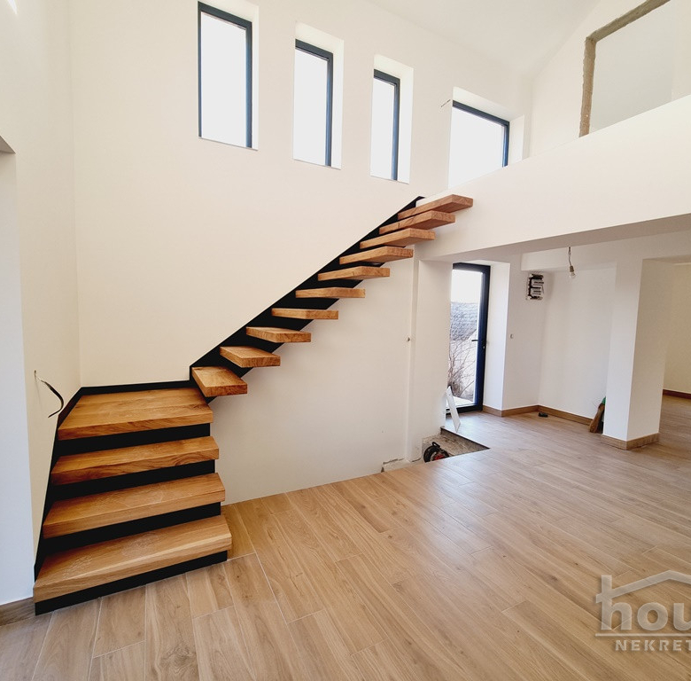 Kuća Prodaja Novi Sad  271 m2