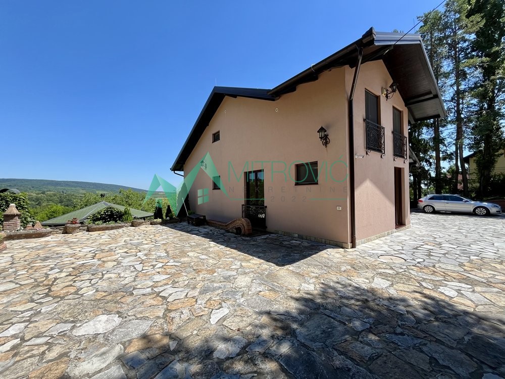 Kuća Prodaja Irig  250 m2