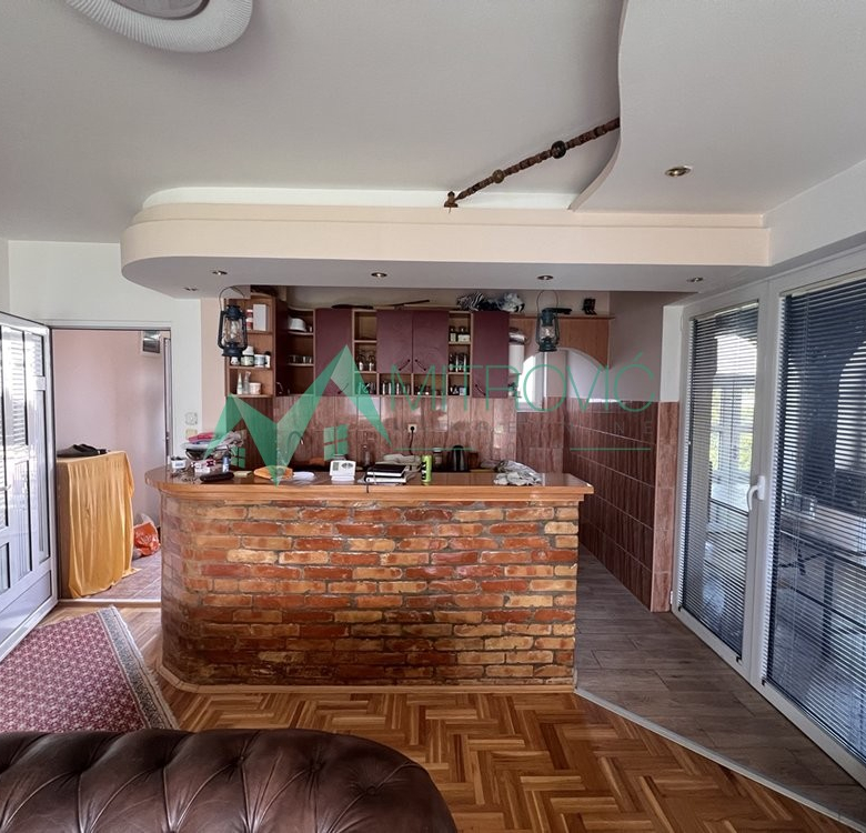 Kuća Prodaja Novi Sad  260 m2