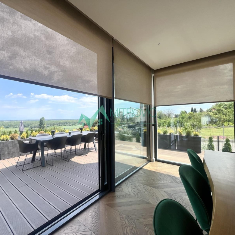 Kuća Prodaja Petrovaradin  360 m2
