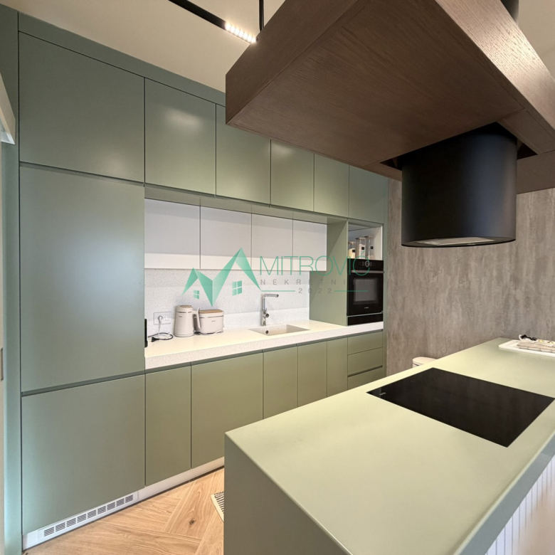 Kuća Prodaja Sremska Kamenica  182 m2