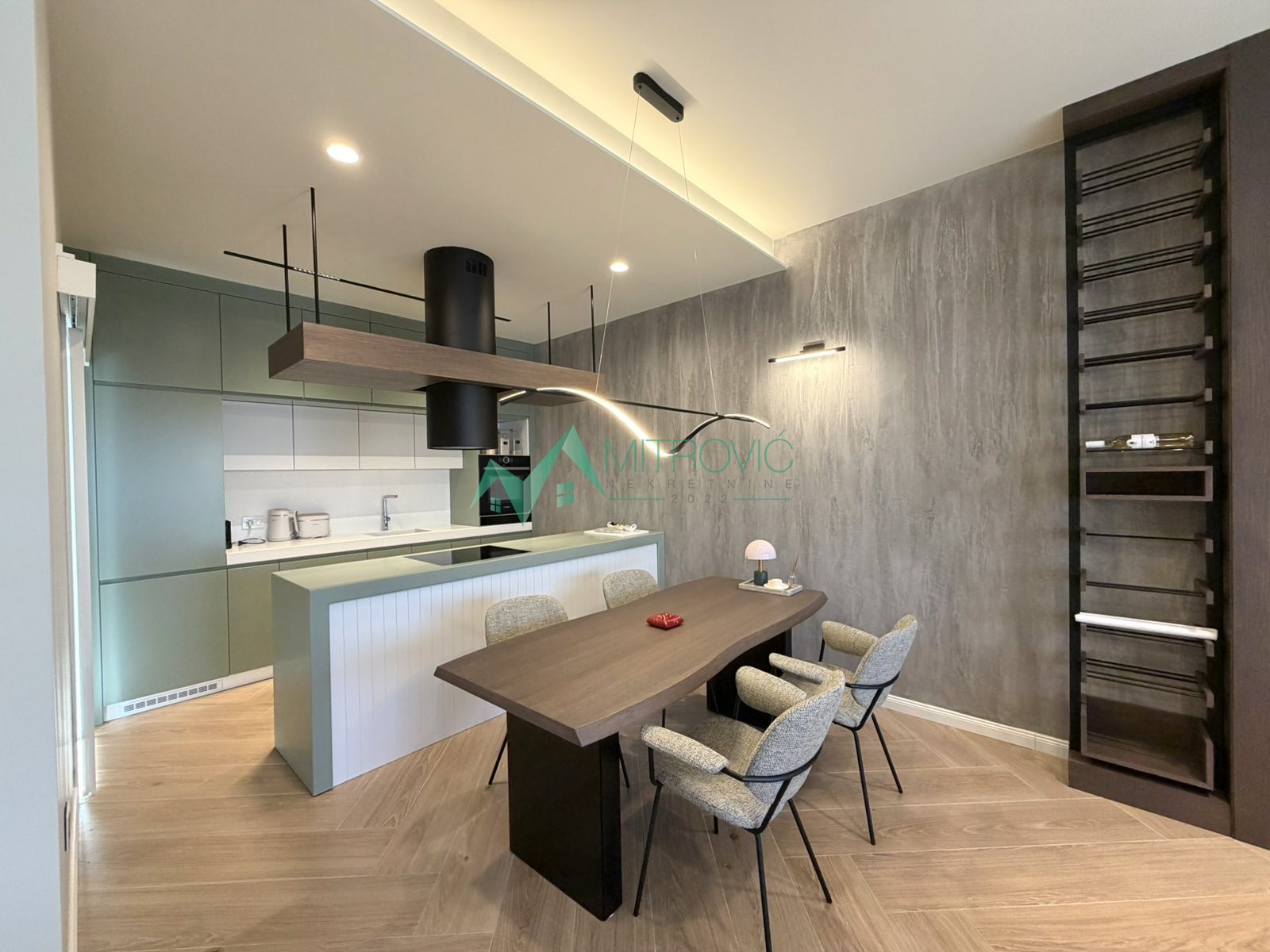 Kuća Prodaja Sremska Kamenica  182 m2