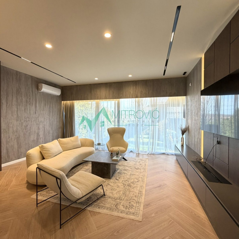 Kuća Prodaja Sremska Kamenica  182 m2