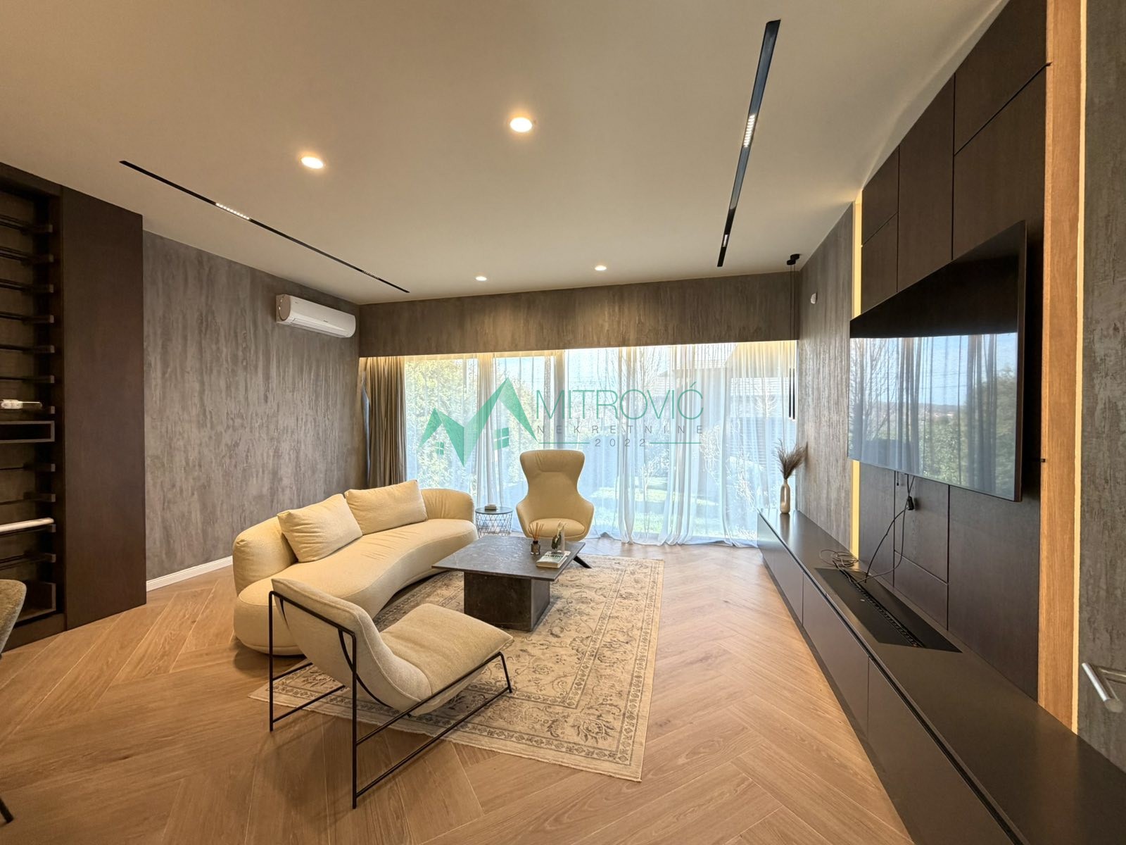 Kuća Prodaja Sremska Kamenica  182 m2