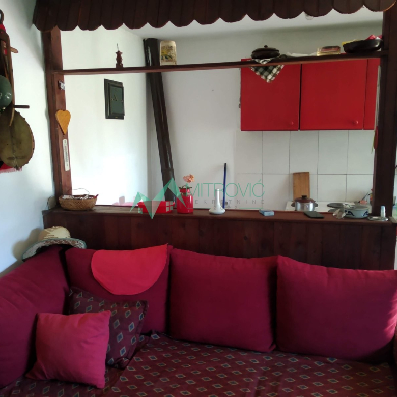 Kuća Prodaja Sremska Kamenica  64 m2