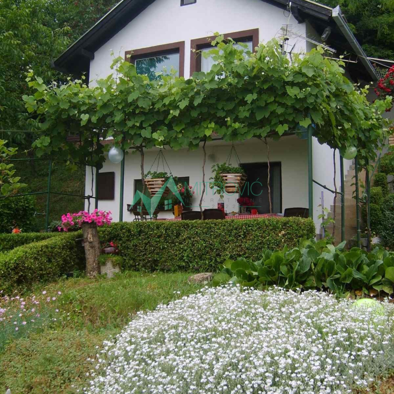 Kuća Prodaja Sremska Kamenica  64 m2