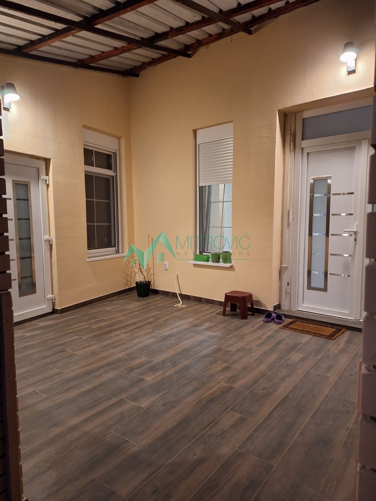 Kuća Prodaja Sremski Karlovci  224 m2