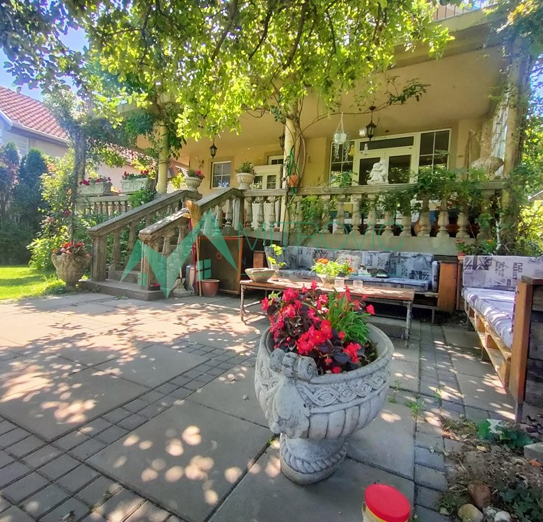 Kuća Prodaja Stari Banovci  260 m2