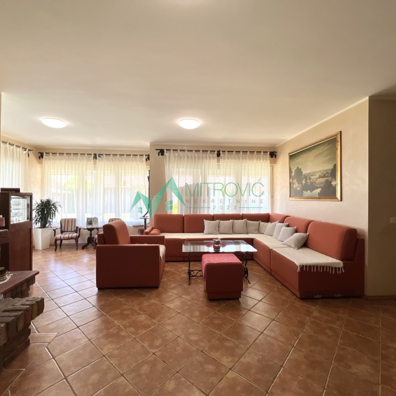 Kuća Prodaja Stepanovićevo  221 m2