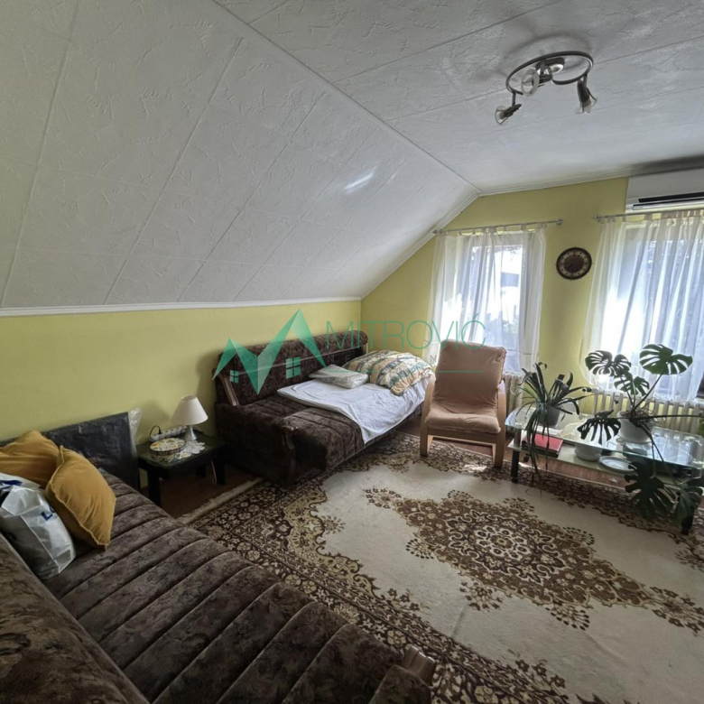 Kuća Prodaja Novi Sad  331 m2