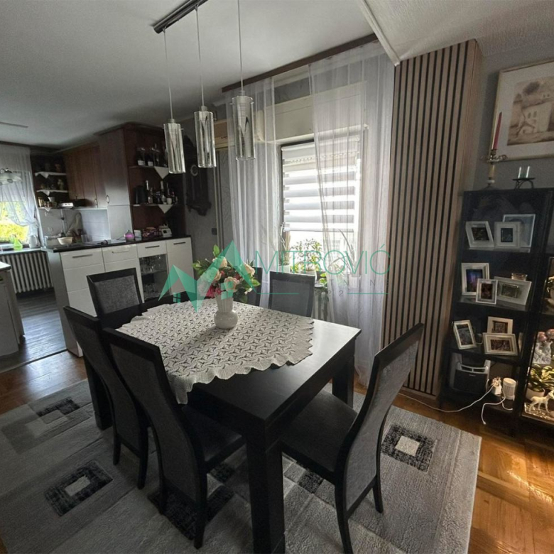 Kuća Prodaja Novi Sad  331 m2