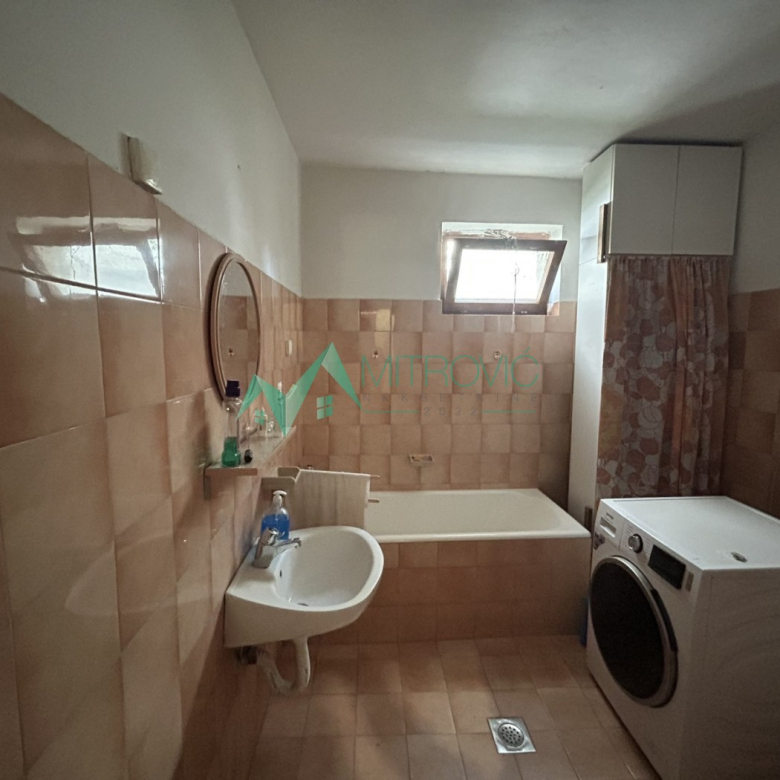 Kuća Prodaja Novi Sad  331 m2