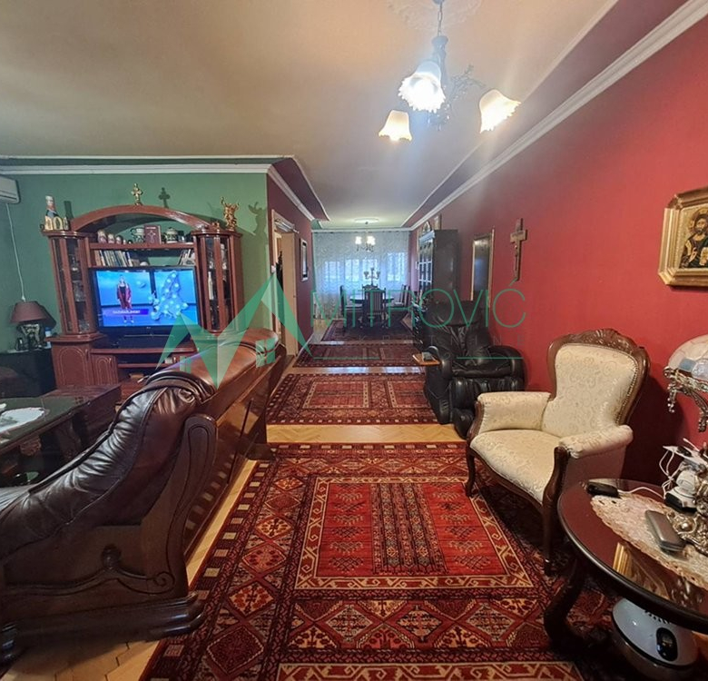 Kuća Prodaja Petrovaradin  250 m2