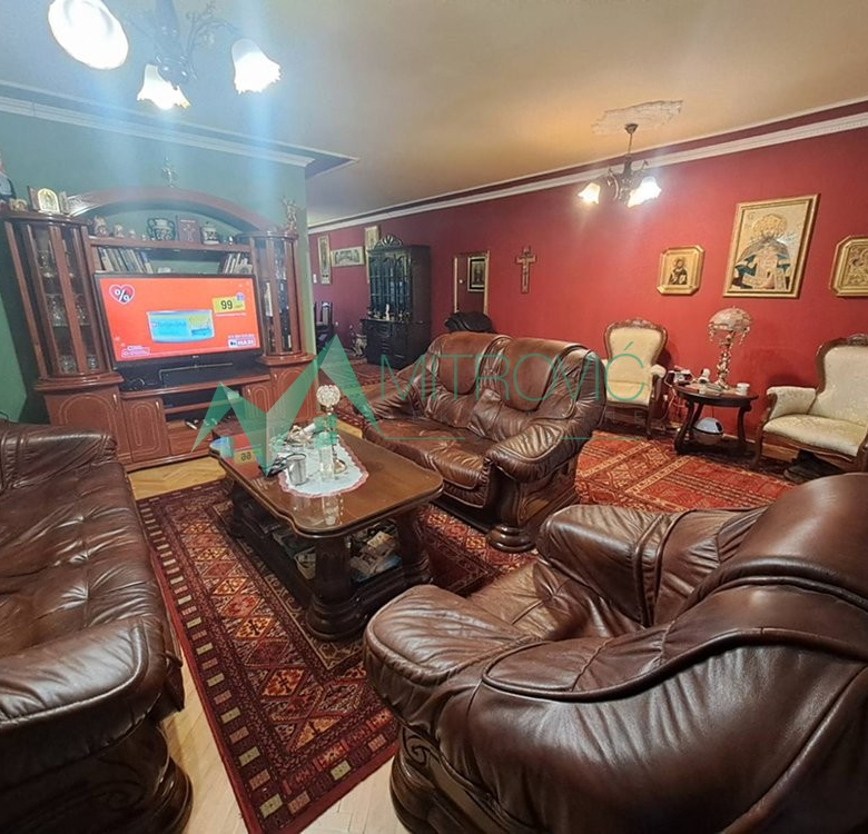 Kuća Prodaja Petrovaradin  250 m2