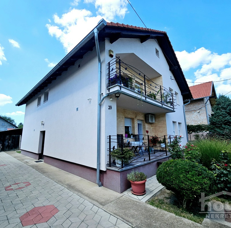 Kuća Prodaja Novi Sad  270 m2
