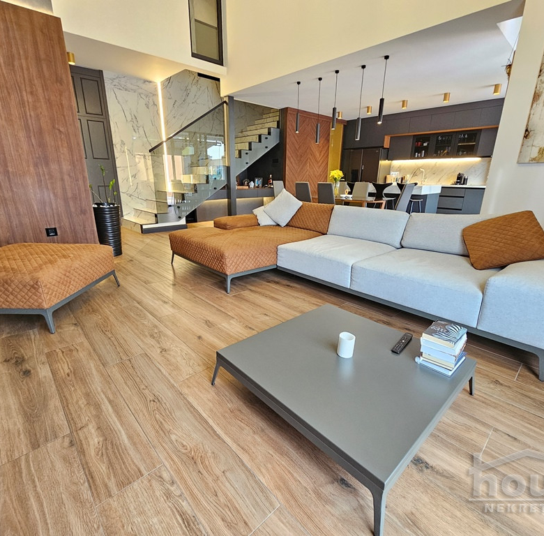Kuća Prodaja Novi Sad  236 m2