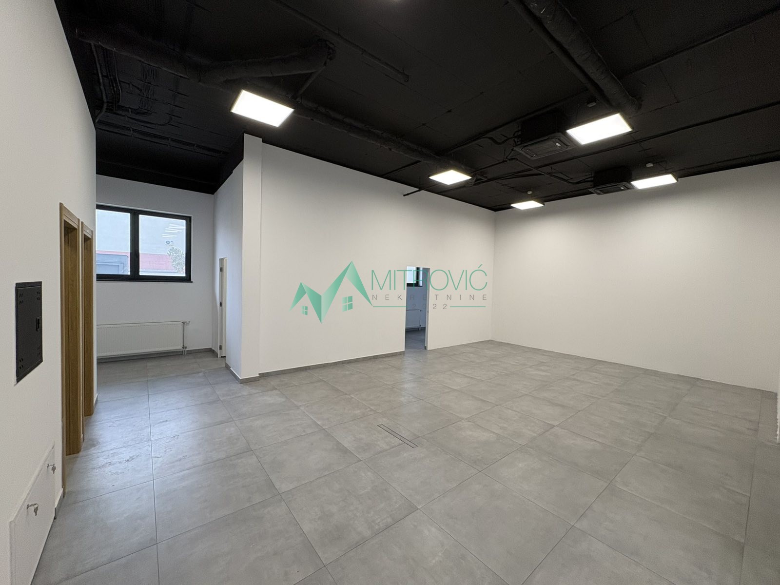 Lokal Prodaja Novi Sad  192 m2