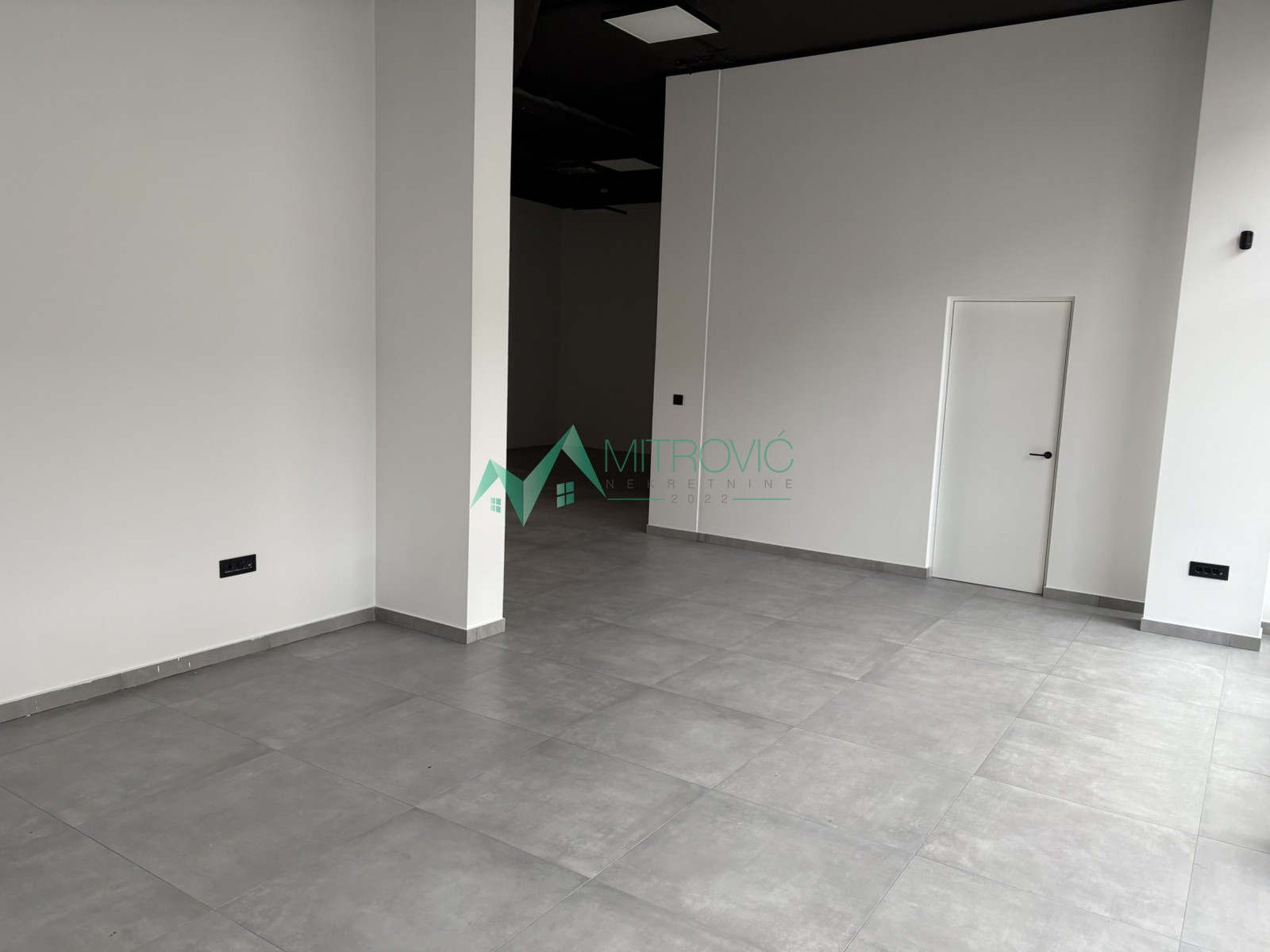 Lokal Prodaja Novi Sad  192 m2