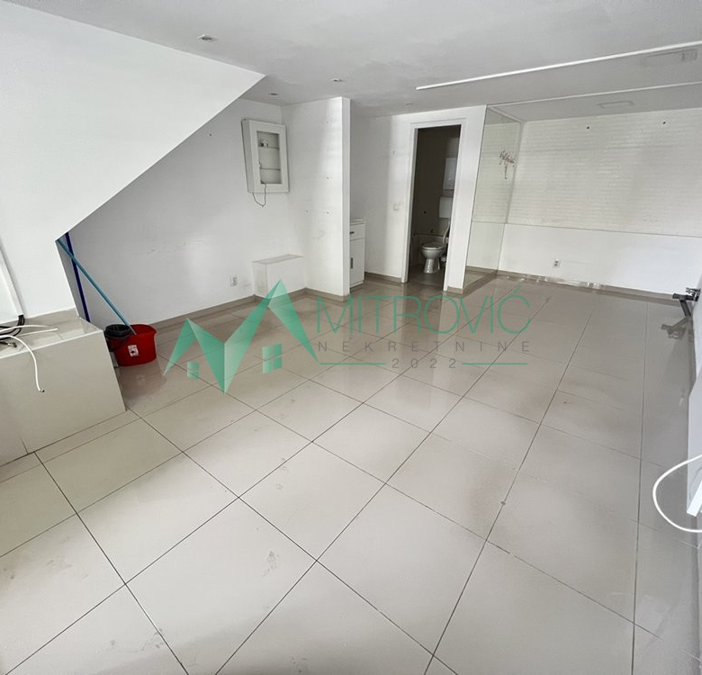Novi Sad, Grbavica – Ulični lokal – realna površina 59 m2 = 1.430 eur/ m2 !.